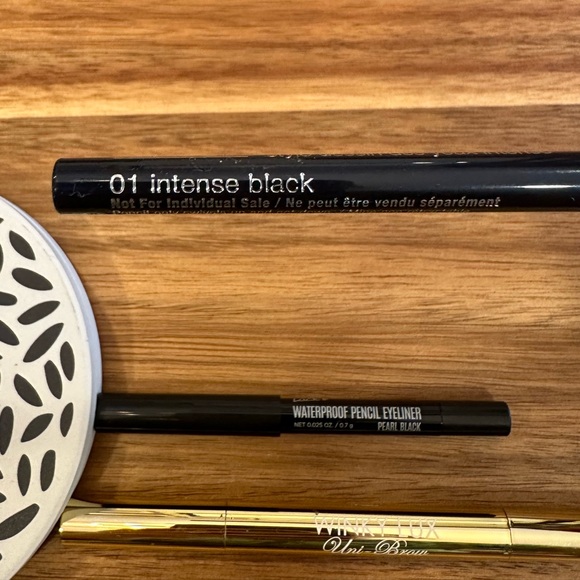 *New* Eyeliner & Eyebrow Bundle, Clinique, Lock It, and Winkylux - Picture 4 of 10